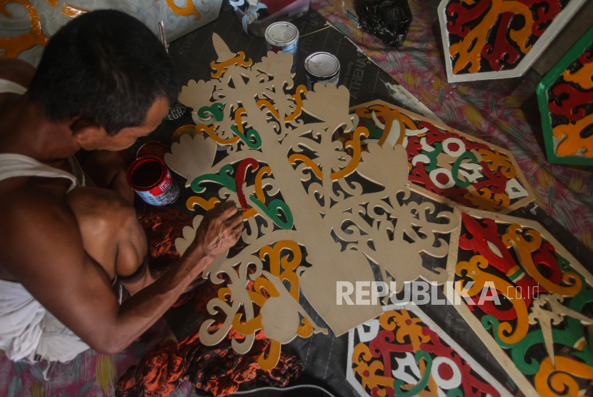 Dekranasda Provinsi Kalimantan Tengah (Kalteng) memfasilitasi sekitar 100 perajin dari berbagai kabupaten dan kota di wilayah setempat. (ilustrasi)