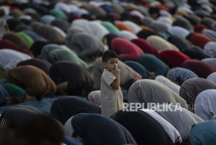  PP Muhammadiyah telah menetapkan 10 Dzulhijjah 1443 Hijriyah atau Hari Idul Adha bertepatan 9 Juli 2022. Sedang pemerintah baru akan menggelar sidang isbat 29 Juni 2022. Idul Adha tahun ini mungkin dirayakan secara berbeda.