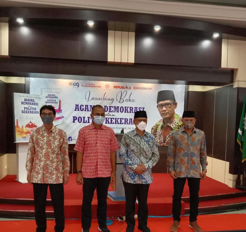 Launching Buku Terbaru Prof Haedar Nashir, Kerjasama SM dan Republika - Suara Muhammadiyah