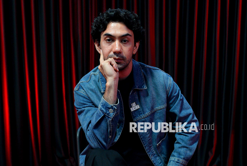Aktor Reza Rahardian saat promo film Laut Bercerita di Kantor Republika, Jakarta, Senin (14/9/2026).