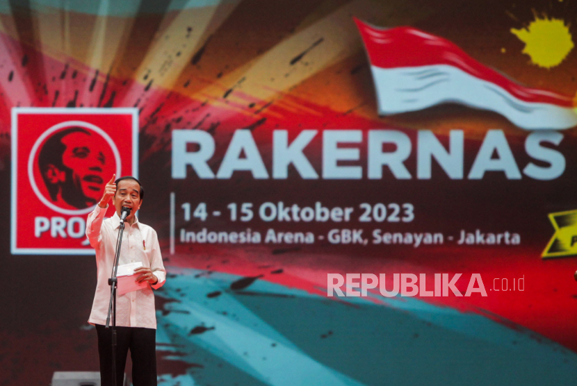 Presiden Joko Widodo saat berpidato di Rakernas 6 Projo di Indonesia Arena GBK, Senayan, Jakarta Pusat, Sabtu (14/10/2023). 