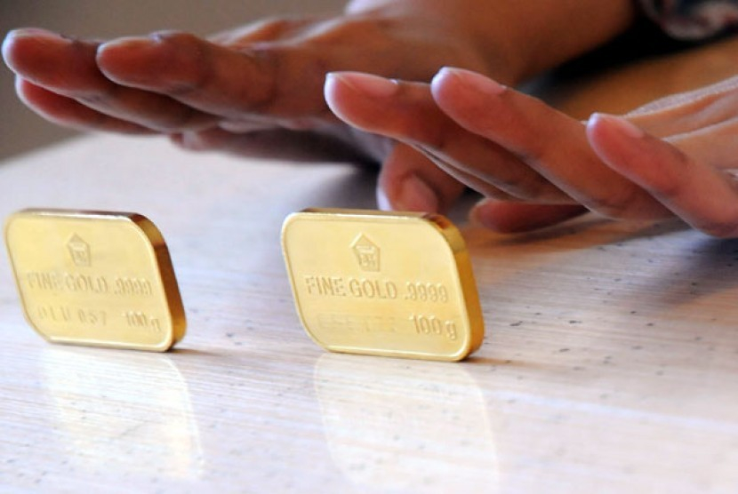  Harga emas batangan PT Aneka Tambang (Antam) berada di angka Rp943.000 per gram