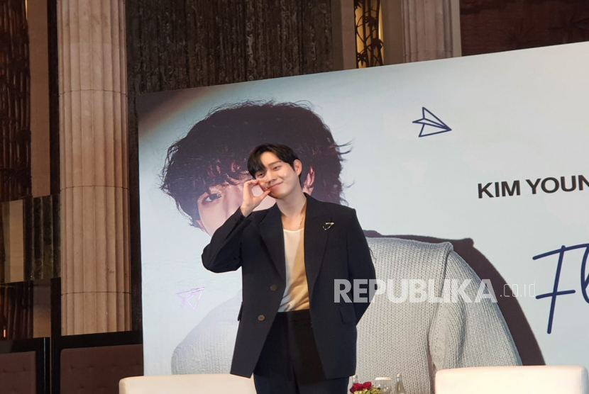 Aktor Korea Selatan Kim Young Dae dalam konferensi pers 2023 Kim YOUNG DAE 1st Asian Fan Meeting Tour in Indonesia - Fall in Love Young Dae, di Bali Room Hotel Indonesia Kempinski, Jakarta, Sabtu (13/5/2023). 