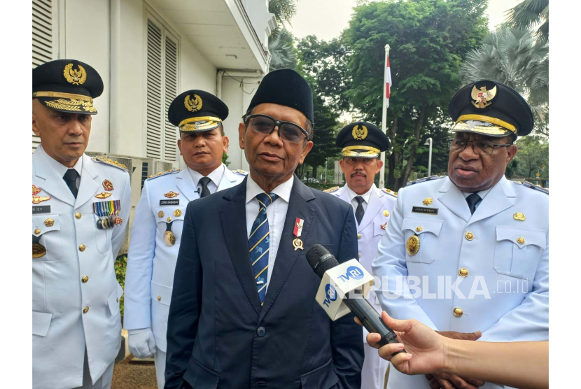 Menteri Koordinator Bidang Politik Hukum dan Keamanan Mahfud MD di Istana Wapres, Jakarta, Kamis (27/7/2023). 