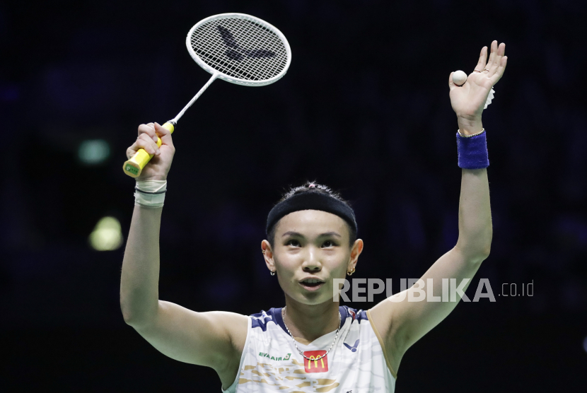 Pebulu tangkis tunggal putri Taiwan Tai Tzu Ying juara Indonesia Open 2022.