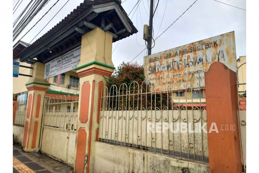 Kondisi SMK Periwatas di Kecamatan Tawang, Kota Tasikmalaya, Selasa (27/6/2023). Sekolah itu dikabarkan tidak melakukan PPDB dan akan ditutup. 