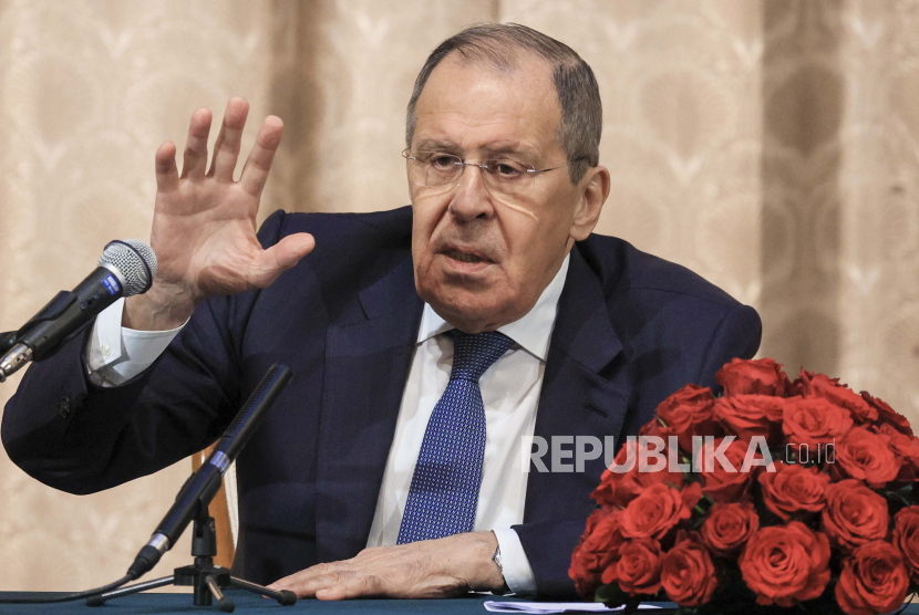 Menteri Luar Negeri Rusia Sergey Lavrov. Pemerintah Rusia kembali menegaskan bahwa mereka hanya akan menggunakan senjata nuklirnya dalam keadaan darurat. 