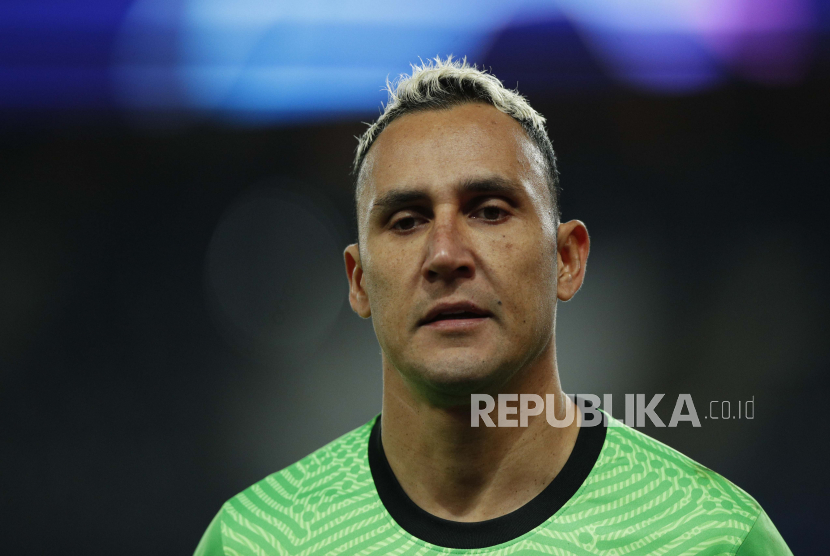  Keylor Navas dari PSG beraksi selama pertandingan sepak bola Grup H Liga Champions UEFA antara Paris Saint Germain (PSG) dan RB Leipzig di Paris