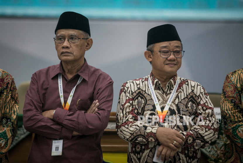 Ketua Umum Pimpinan Pusat (PP) Muhammadiyah terpilih 2022-2027 Haedar Nashir (kiri) dan Sekretaris Umum PP Muhammadiyah terpilih 2022-2027 Abdul Mu'ti. (ilustrasi)