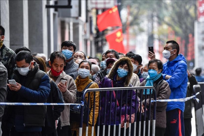 China mengumumkan kasus pertama infeksi flu burung H10N3 pada manusia di wilayah Jiangsu.