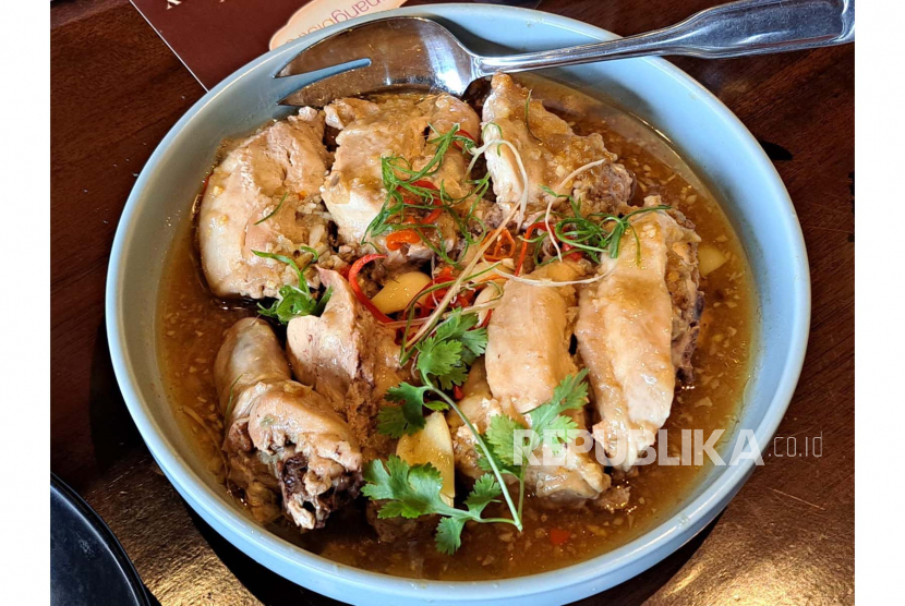 Penang Bistro berkolaborasi dengan Chef Norman Ismail menghadirkan rangkaian menu bertajuk Contemporary Malay Delights. 