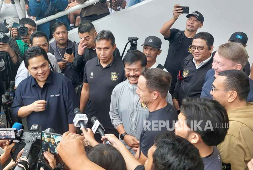 Ketua Umum PSSI Erick Thohir saat menghadiri seleksi timnas U-17 di Stadion Madya, Gelora Bung Karno, Jakarta, Kamis (6/7/2023).