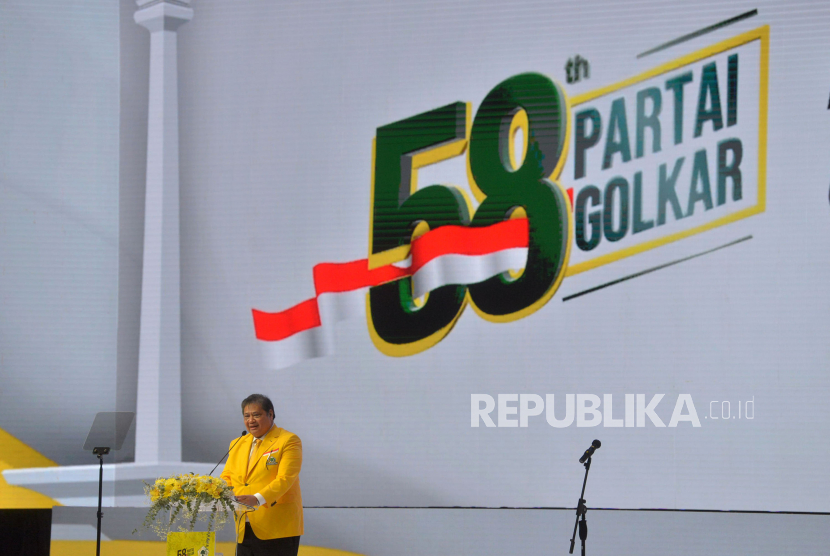 Ketua Umum Partai Golkar Airlangga Hartarto memberikan sambutan dalam acara puncak HUT Partai Golkar ke-58 di JIExpo Kemayoran, Jakarta, Jumat(21/10/2022). Acara tersebut menjadi puncak dari serangkaian HUT Partai Golkar ke-58 yang telah digelar sebelumnya diantaranya Jalan Sehat Partai Golkar, Ziarah ke TMP Kalibata dan Konsolidasi Nasional serta Bimtek Fraksi Partai Golkar se-Indonesia. HUT Partai Golkar ke-58 tersebut mengusung tema Golkar Menang, Rakyat Sejahtera.