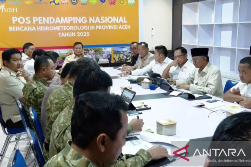 Prabowo Dorong Masyarakat Sumbang Pakaian untuk Korban Banjir di Sumatra