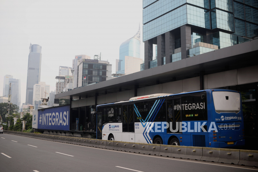 Penambahan jam Transjakarta disesuaikan kebutuhan penumpang. (ilustrasi)