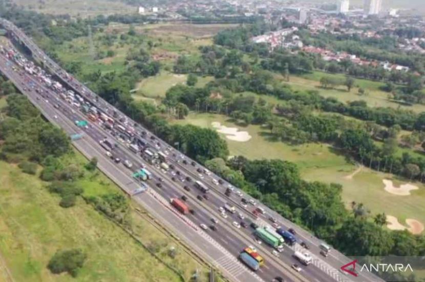 44.939 kendaraan meninggalkan Jakarta via MBZ H-1 Maulid Nabi SAW.