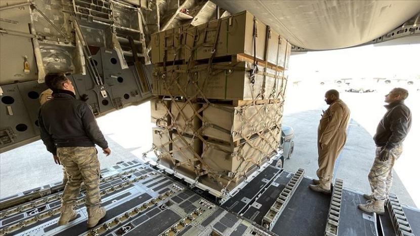 Uni Emirat Arab (UEA) sejauh ini telah mengirimkan 5.715 ton bantuan kemanusiaan ke Turki dan Suriah melalui 202 pesawat kargo setelah gempa besar pada 6 Februari yang berpusat di provinsi Kahramanmaras, Turki. 