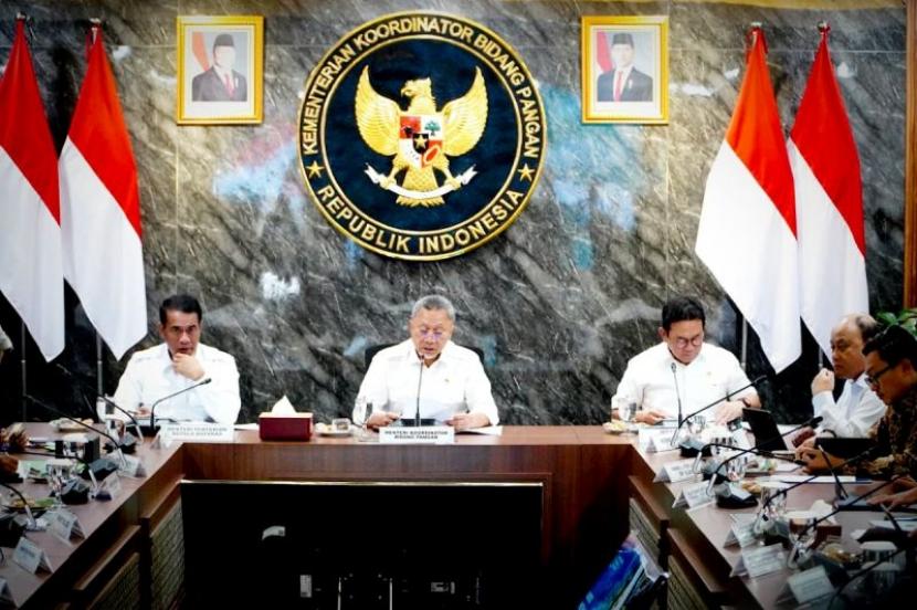 Menteri Zulkifli Hasan Usulkan Kenaikan Margin Fee Bulog untuk Beras Satu Harga