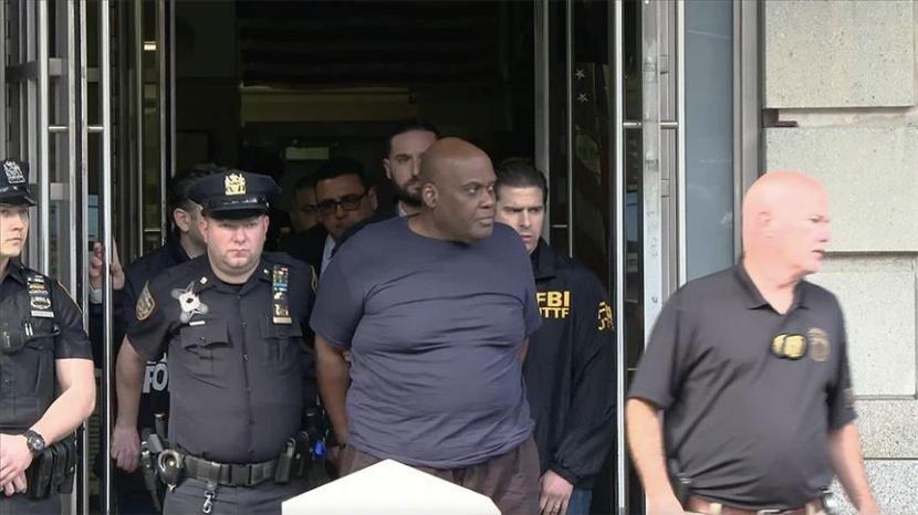 Pria yang diduga melepaskan tembakan di gerbong kereta bawah tanah di Kota New York, Amerika Serikat (AS) telah ditahan dan didakwa karena melakukan pelanggaran terkait teror