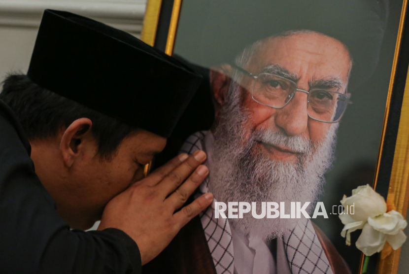 Mengenang Luasnya Pengaruh Ayatullah Syahid Sayyid Ali Khamenei