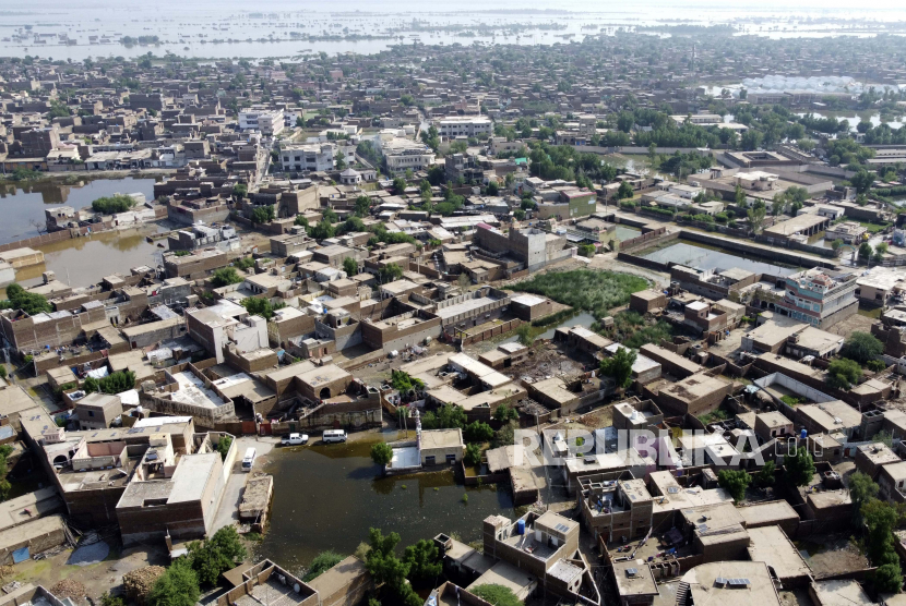 Bank Dunia mengatakan antara 6-9 juta orang akan terseret ke dalam kemiskinan akibat bencana banjir di Pakistan.