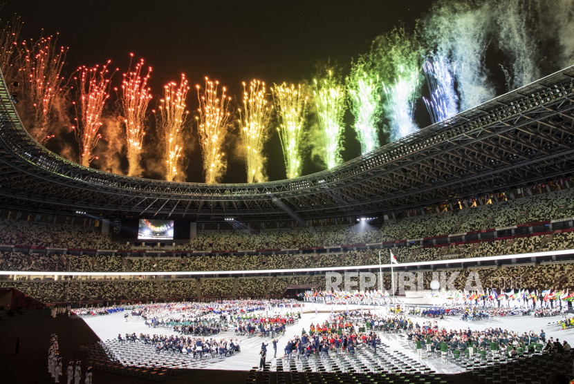 Pemandangan umum saat upacara pembukaan saat upacara pembukaan Paralimpiade Musim Panas Tokyo 2020 di Stadion Nasional Tokyo, Jepang, Selasa (24/8). 
