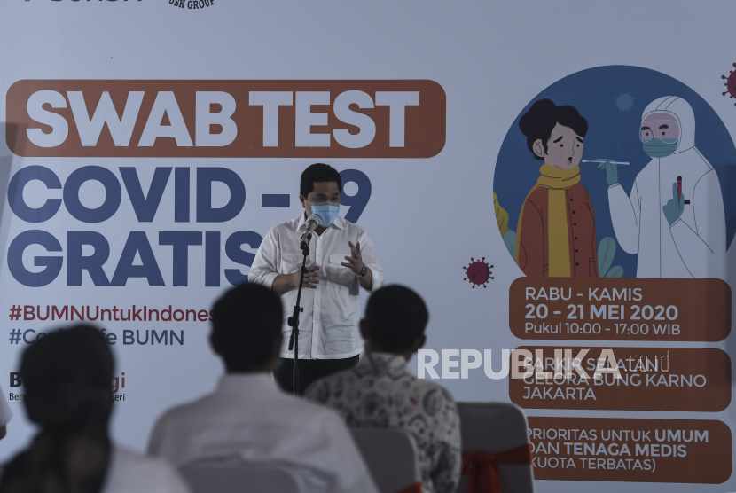 Menteri BUMN Erick Thohir menghadiri acara Program BNI Berbagi Swab Test gratis di Jakarta, Rabu (20/5).