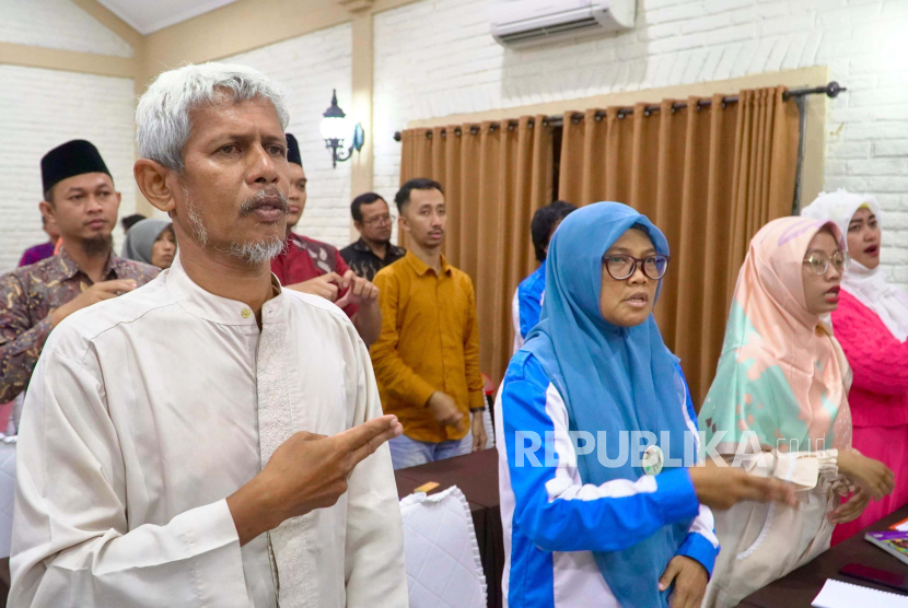 BAZNAS RI Kick Off Program ToT Pengajar Al-Quran Isyarat di 34 Provinsi se-Indonesia, yang diselenggarakan di Yogyakarta, Rabu (24/1/2023).  