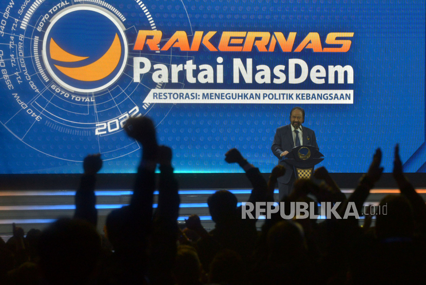 Ketua Umum Partai Nasdem Surya Paloh menyampaikan pidato dalam penutupan Rapat Kerja Nasional (Rakernas) Partai Nasdem di Jakarta Convention Center (JCC) Senayan, Jakarta, Jumat (17/6/2022). Pengamat menilai Partai Nasdem ingin menjadi game changer di Pilpres 2024.