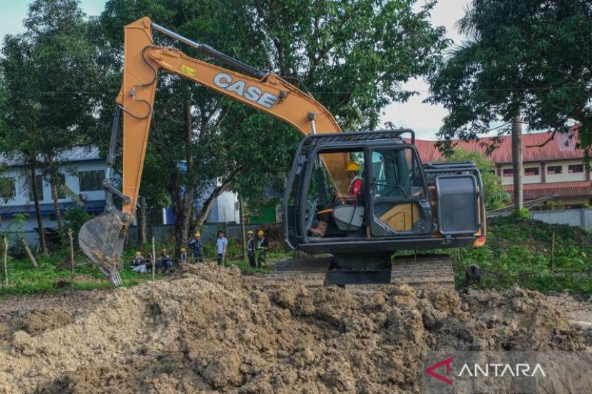 Pengamat: Konsolidasi perusahaan tambang di Jatim jadi momentum besar.