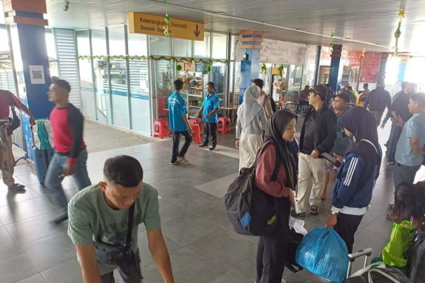 Pelni Tanjungpinang cegah calo melalui pembelian tiket secara online.