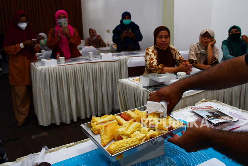 Peserta mengikuti pelatihan kerja (ilustrasi). Banda Aceh mempersiapkan SDM berdaya saing di tengah perkembangan industri yang serba teknologi.