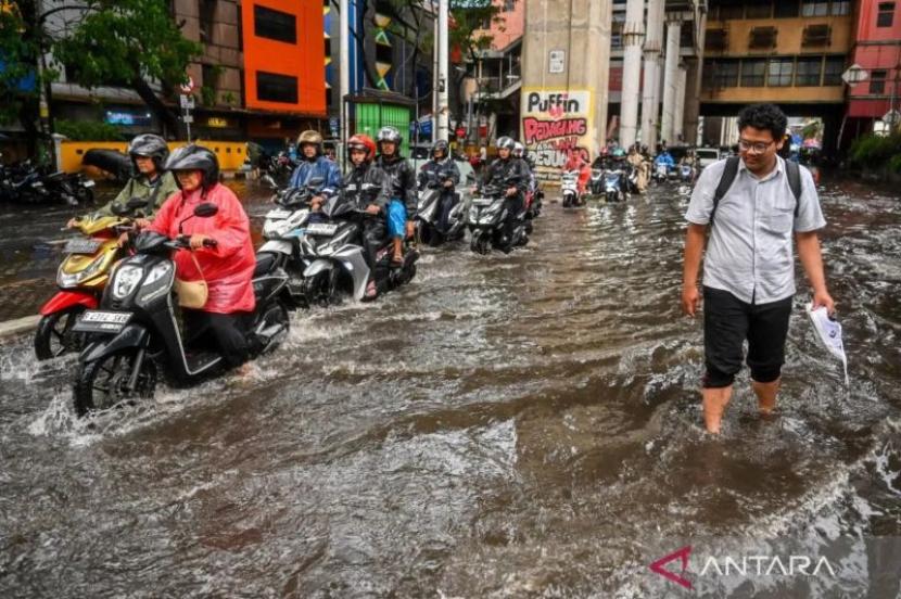 BMKG Peringatkan Cuaca Ekstrem di Kalimantan Selatan, Maluku Utara, dan Papua Selatan