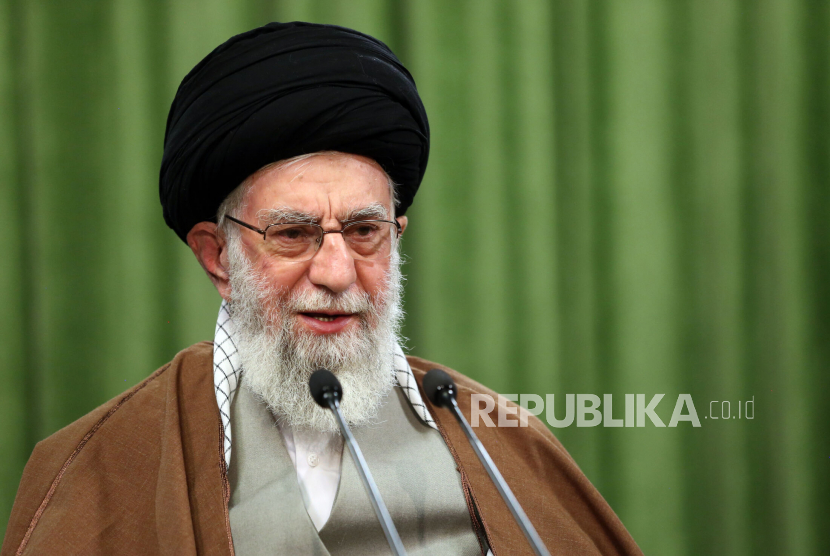 Khamenei: Haji Tetap Hidup dalam Jiwa Umat Muslim. Pemimpin Tertinggi Iran Ayatollah Ali Khamenei