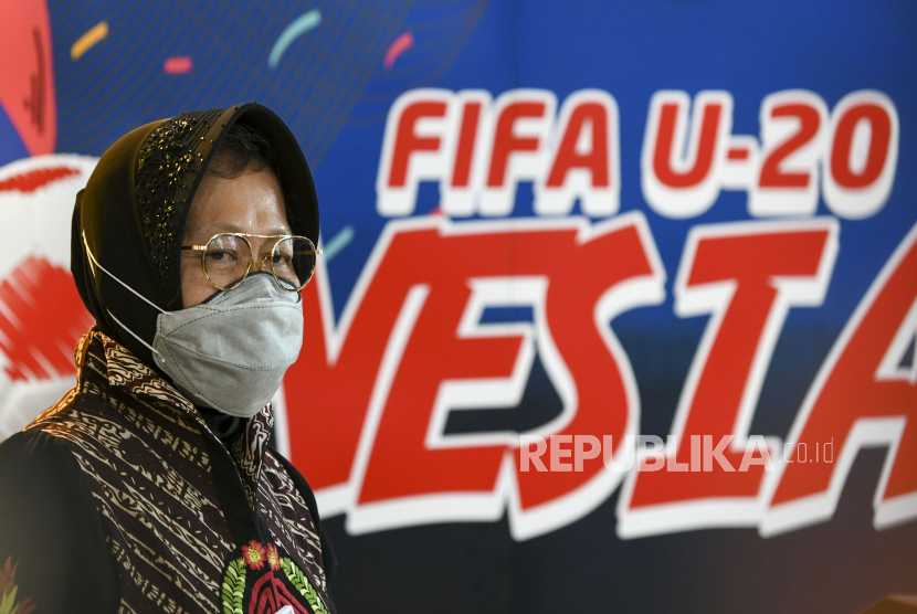 Wali Kota Surabaya Tri Rismaharini memberikan keterangan pers terkait penyelenggaraan Piala Dunia U-20 2021 di Kantor Kemenpora, Jakarta, Kamis (6/8/2020). Tri Rismaharini menyatakan bahwa Stadion Gelora Bung Tomo (GBT) siap menjadi salah satu tempat penyelengaraan Piala Dunia U-20 pada tahun 2021 dan akan diverifikasi Federasi Sepak Bola Dunia (FIFA) pada September mendatang. 