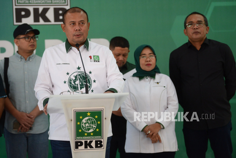 Ketua Panitia Harlah PKB ke-25 Cucun Ahmad Syamsurijal menyampaikan keterangan terkait acara puncak Harlah ke-25 Partai Kebangkitan Bangsa (PKB) di Jakarta, Kamis (20/7/2023). Puncak Harlah PKB akan berlangsung pada Ahad, 23 Juli 2023 di Stadion Manahan Solo, Jawa Tengah, dengan dihadiri Presiden Joko Widodo, pimpinan-pimpinan partai-partai politik lain, dan 50.000 kader serta simpatisan PKB.