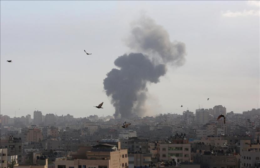 Tentara Israel pada Rabu (12/5) melancarkan puluhan serangan udara baru ke situs badan keamanan dan daerah permukiman sipil di Jalur Gaza.