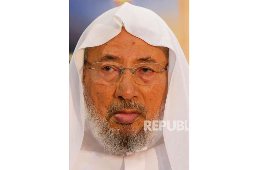 Sheikh Yusuf al-Qaradawi speaks about the unrest as he leads protests after Friday prayers at Omar Bin Al-Khatab mosque in Doha, September 14, 2012. Qataris protested a film produced in the U.S. they consider blasphemous to Islam, as they marched to the U.S. embassy in Doha. 