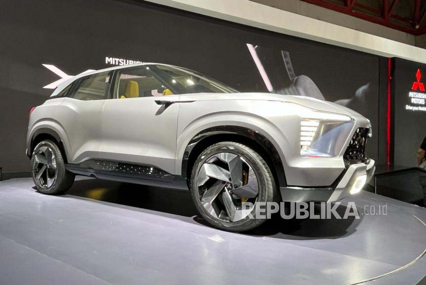 Mitsubishi Motors memamerkan konsep compact SUV Mitsubishi XFC Concept di ajang Indonesia International Motor Show (IIMS) 2023. 