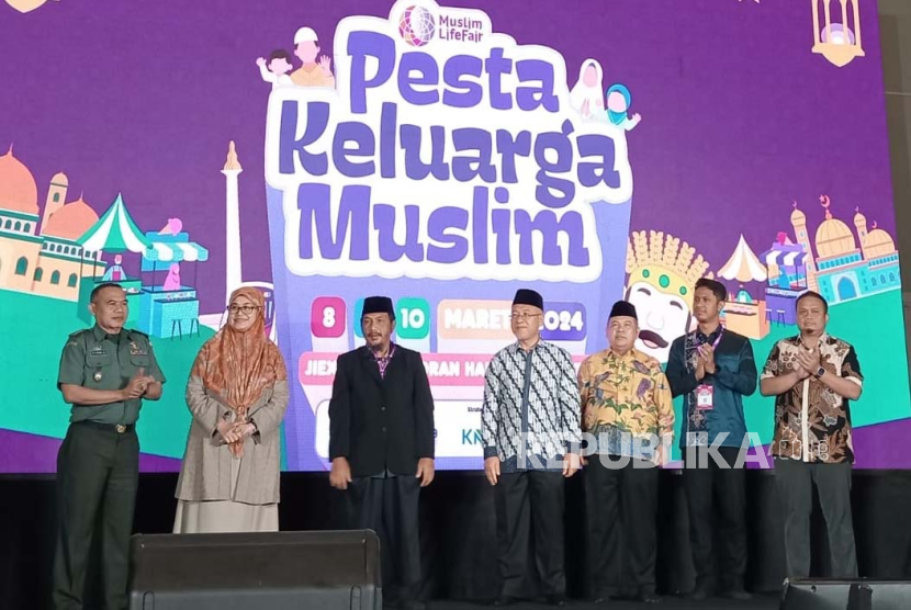 Muslim Lifefair - National Halal Fair 2024 resmi dibuka di JIEkspo Kemayoran Jakarta Pusat, Jumat (8/3/2024). 