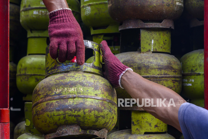 Pertamina Marketing Operation Region VI Kalimantan kembali melakukan penambahan stok elpiji subsidi sebanyak 149.160 tabung yang disalurkan secara bertahap mulai dari 30 Juli hingga 5 Agustus 2020.