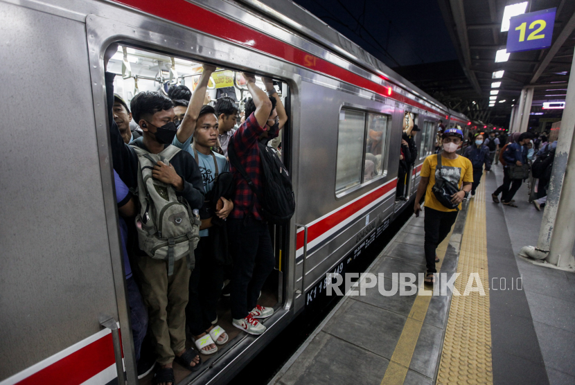 PT KAI Commuter Indonesia (KCI) memastikan keamanan database pengguna Commuter Line yang sempat diretas pihak tidak bertanggung jawab.