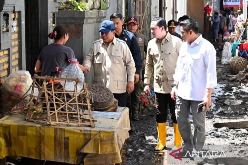 Seskab: Presiden cek kerja pemerintah tangani dampak banjir Bali.