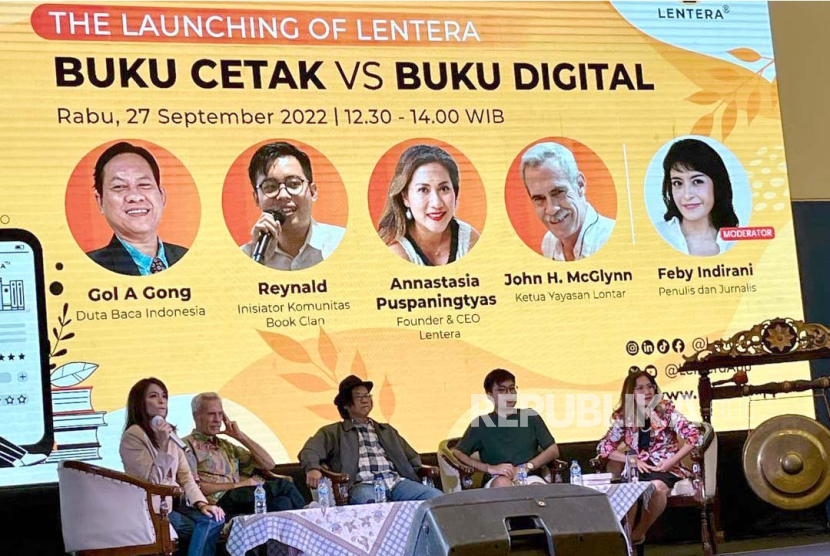Talkshow Buku Cetak vs Buku Digital di Indonesia International Book Fair (IBf) 2023 di ICE BSd City, Tangerang, Rabu (27/9/2023). 