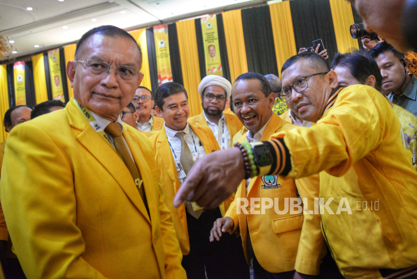  Ketua Umum DPP Partai Golkar periode 2024-2029, Bahlil Lahadalia (tengah).