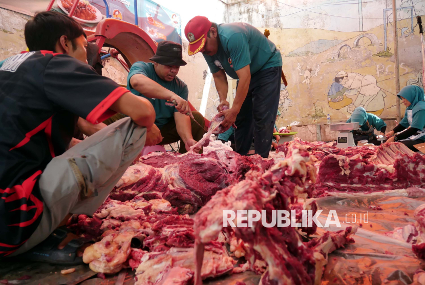 Ilustrasi distribusi daging kurban.