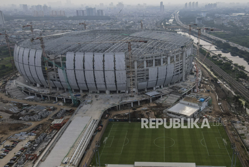 Foto udara pembangunan Jakarta International Stadium (JIS) di Tanjung Priok, Jakarta. PT Mowilex Indonesia (Mowilex Indonesia) telah dipilih menjadi pemasok cat eksterior untuk Jakarta International Stadium (JIS) yang berkapasitas 82.000 orang dan dijadwalkan akan resmi dibuka pada tahun 2022 mendatang.