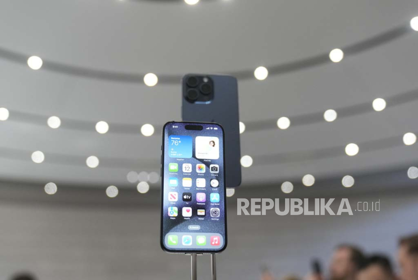 Badan Pengawas Radiasi Prancis merilis pernyataan bahwa mereka sementara waktu menangguhkan penjualan iPhone 12 karena melebihi tingkat radiasi bersamaan dengan peluncuran iPhone 15.