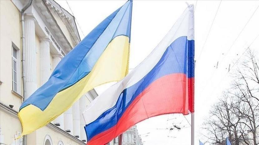 Pemerintah Amerika Serikat (AS) secara diam-diam mendorong para pemimpin Ukraina untuk memberi sinyal keterbukaan untuk bernegosiasi dengan Rusia