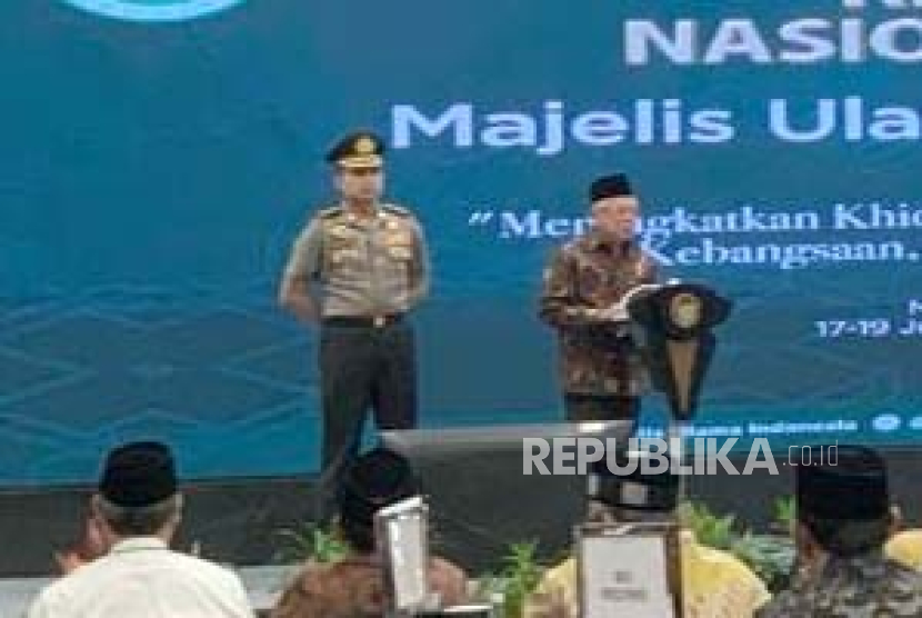Wakil Presiden KH Maruf Amin saat menghadiri Musyawarah Kerja Nasional III Majelis Ulama Indonesia (MUI) di Mercure, Ancol, Jakarta, Jumat (1/12/2023). 